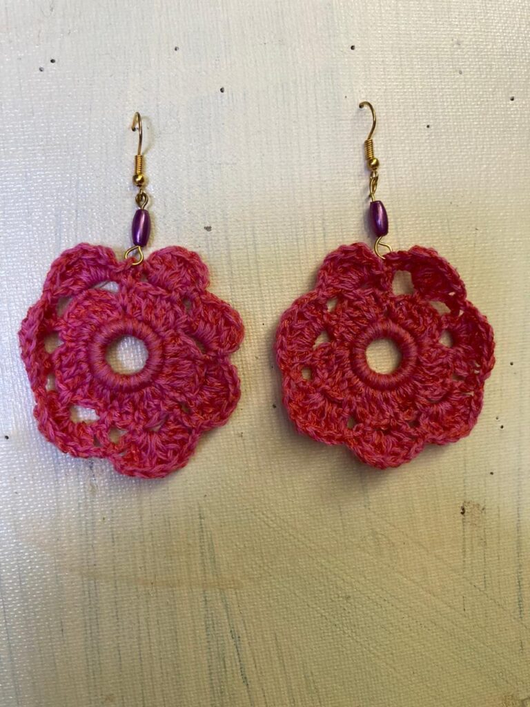 Aros tejidos a Crochet forma de flor.